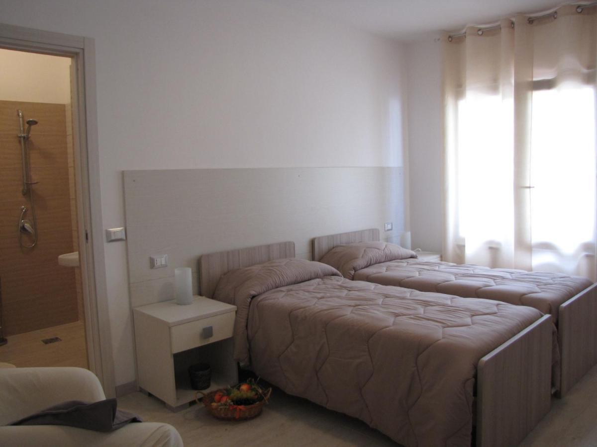 Quattro Stagioni Hotel Padula Luaran gambar