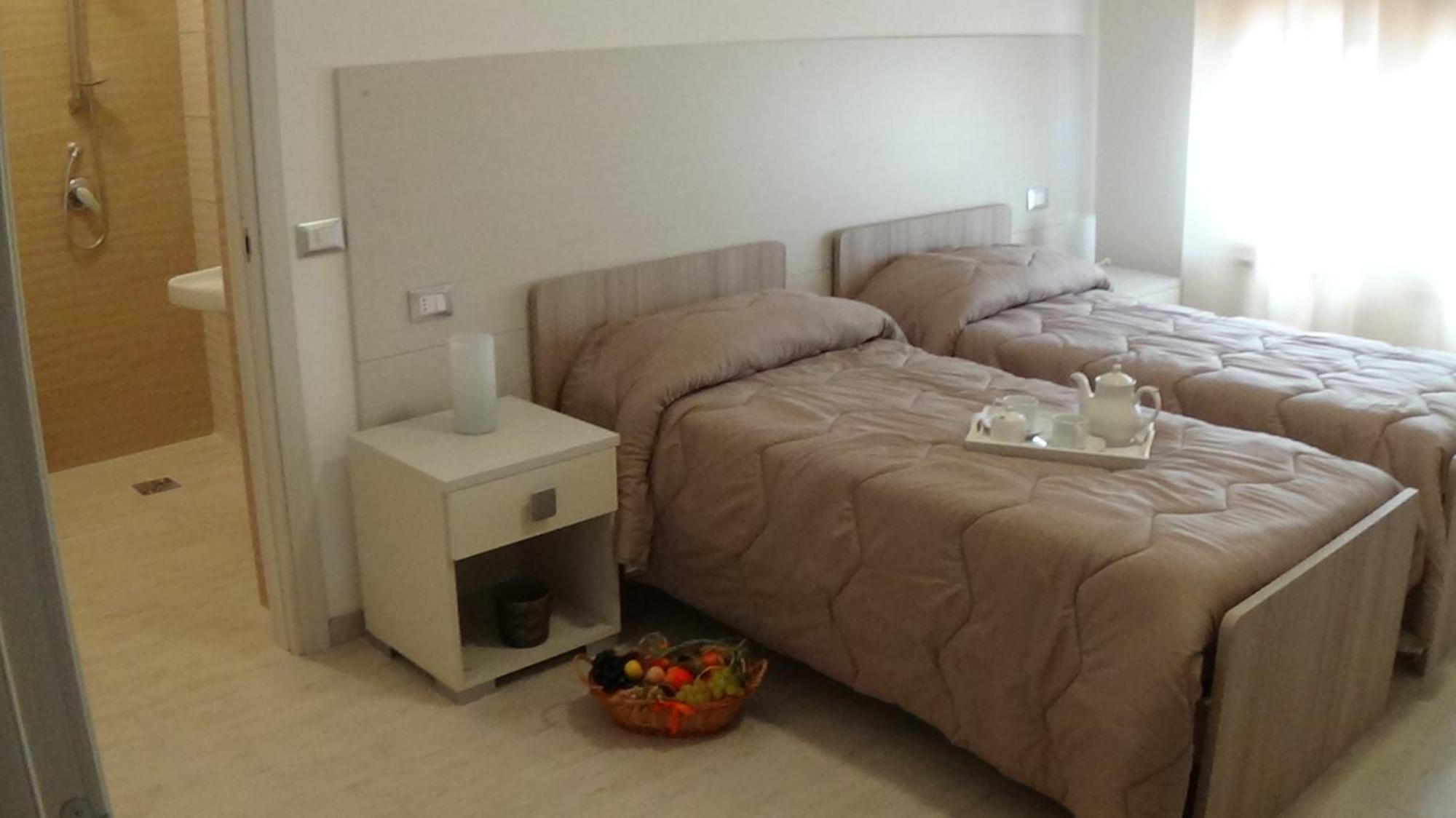 Quattro Stagioni Hotel Padula Luaran gambar