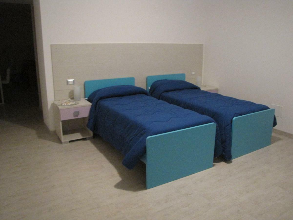Quattro Stagioni Hotel Padula Luaran gambar